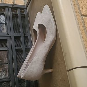 Dexflex Comfort Gray Suede Pumps